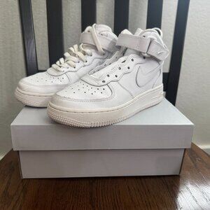 SOLD Nike Air Force 1 Mid LE (GS) Sneakers – Youth Size 4.5 Boys, White